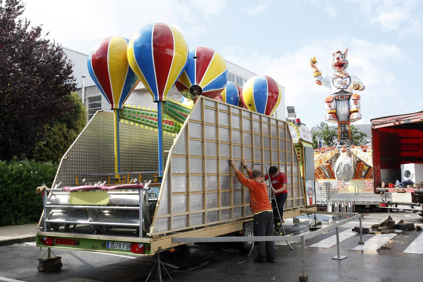 El recinto ferial del Zapatón coge poco a poco forma y color