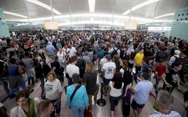 Colas en el aeropuerto de Barcelona. 