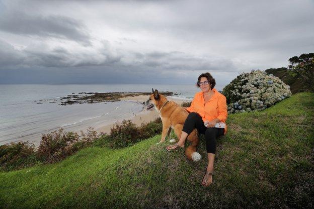 Montserrat Domínguez elige las playas de Pechón para desconectar cada verano. 