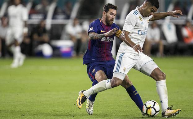 Casemiro y Messi, durante el clásico de Miami. 