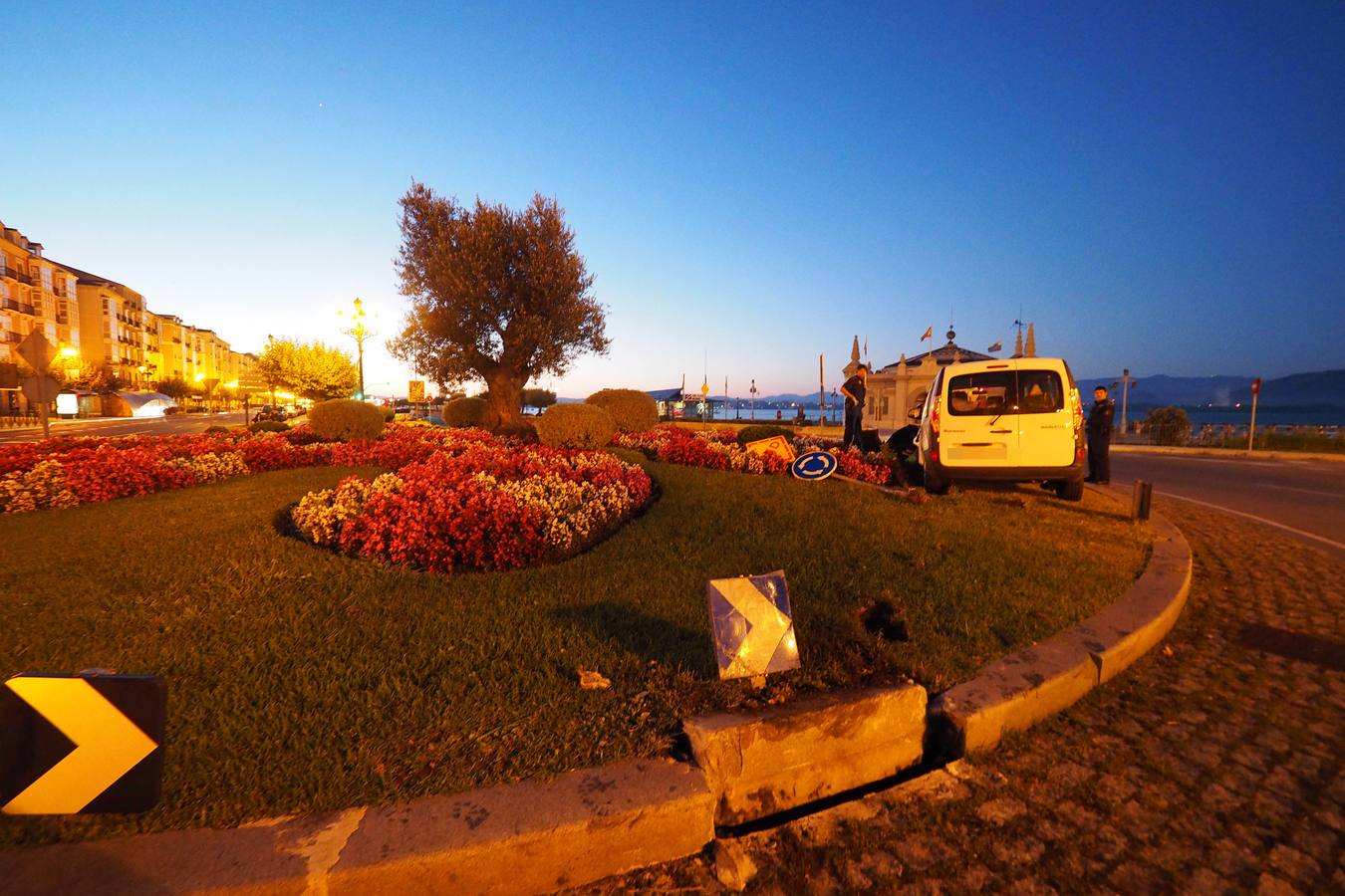 &#039;Aparcado&#039; en la rotonda