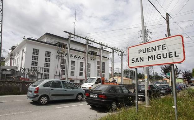 Reocín comienza a sancionar hoy con su nuevo semáforo 'foto-rojo' en Puente San Miguel