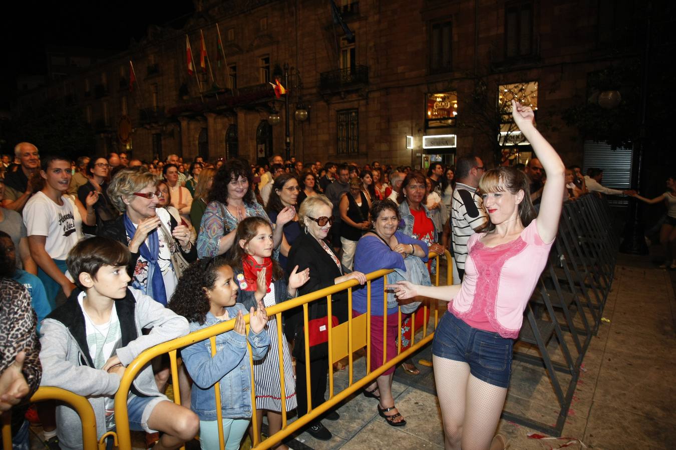 El escenario junto al Palacio Municipal dedica este año un ciclo a los grandes musicales 