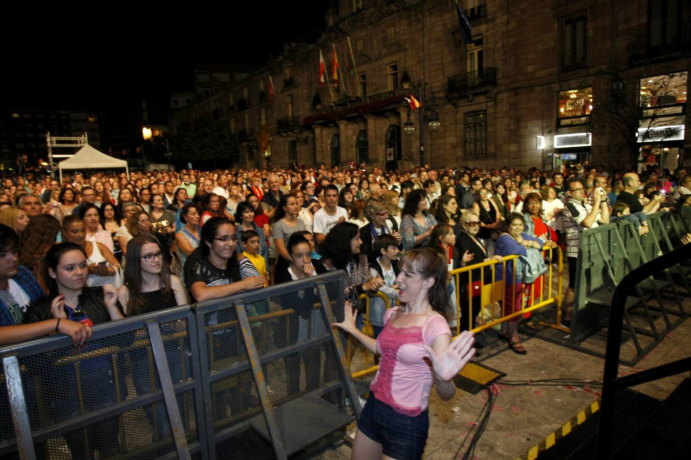 El escenario junto al Palacio Municipal dedica este año un ciclo a los grandes musicales 