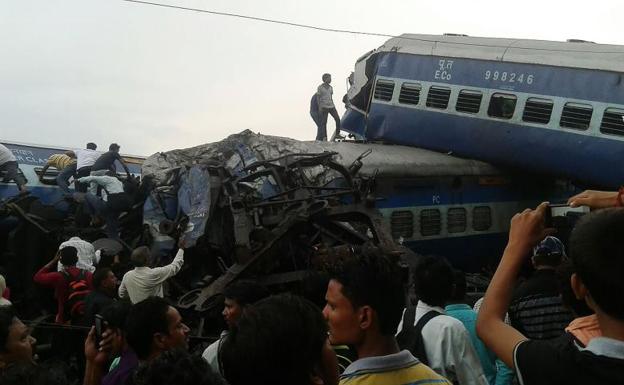 Tren descarrilado en Muzaffarnagar.