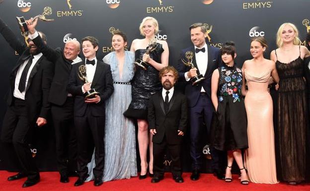Los actores de Juego de Tronos en los Emmy Awards.