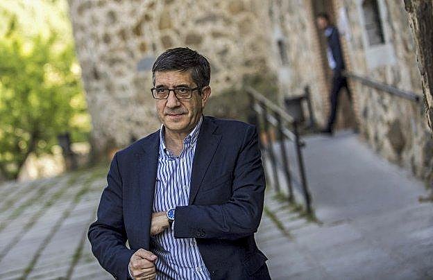 Patxi López dice que Cantabria es la «escapada natural» de muchos vizcaínos, incluido él. 