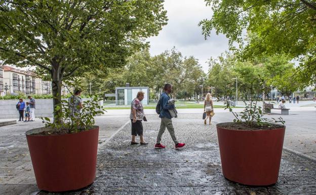 Grandes maceteros refuerzan la seguridad en Santander