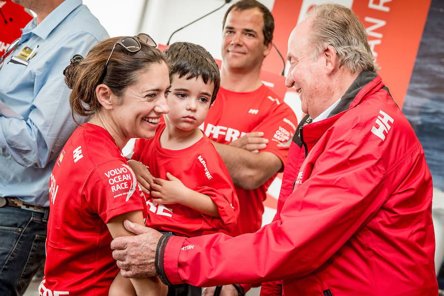 Las instalaciones del Real Club Náutico de Sanxenxo han acogido la presentación del equipo español que competirá en la regata oceánica más importante del mundo