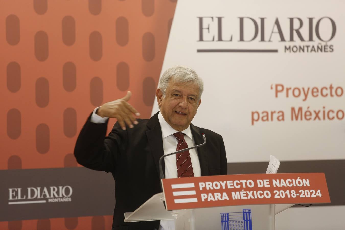 El candidato a la presidencia de México Andrés Manuel López Obrador desgrana en el Foro de El Diario Montañés su proyecto de Nación para los próximos años