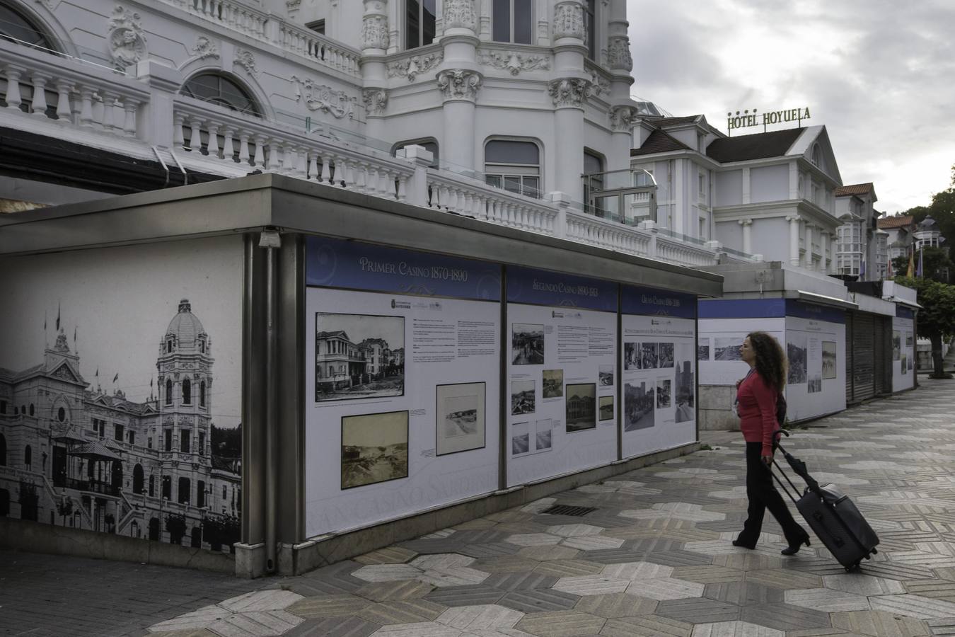 Bajos del Casino. Más de 1.000 metros cuadrados, propiedad del grupo Sardinero, en la Plaza de Italia. En ellos hubo bares, cafeterías y comercios. Cerraron en 2014. No hay planes conocidos para su reapertura.