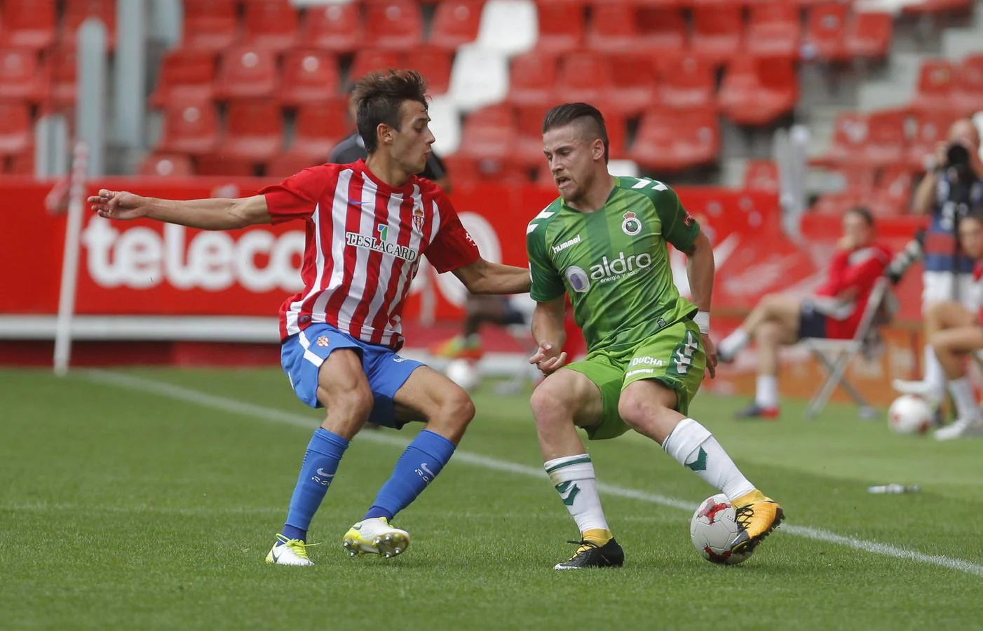 Un mal Racing cae justamente ante el Sporting B por 3-1 y suma su tercera derrota seguida fruto de sus numerosas imprecisiones