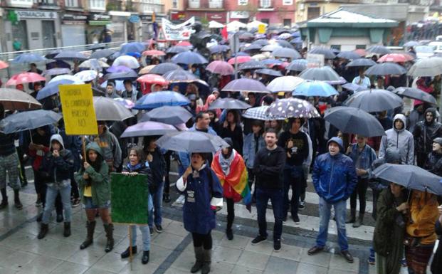 Cientos de personas piden en las calles de Santander una 'Cantabria para todas' en contra del racismo