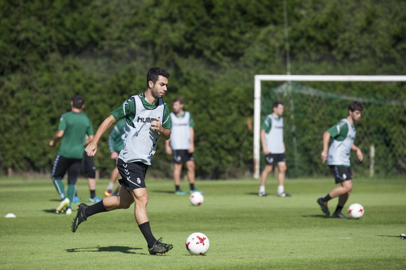 Entrenamiento del Racing antes del Leioa