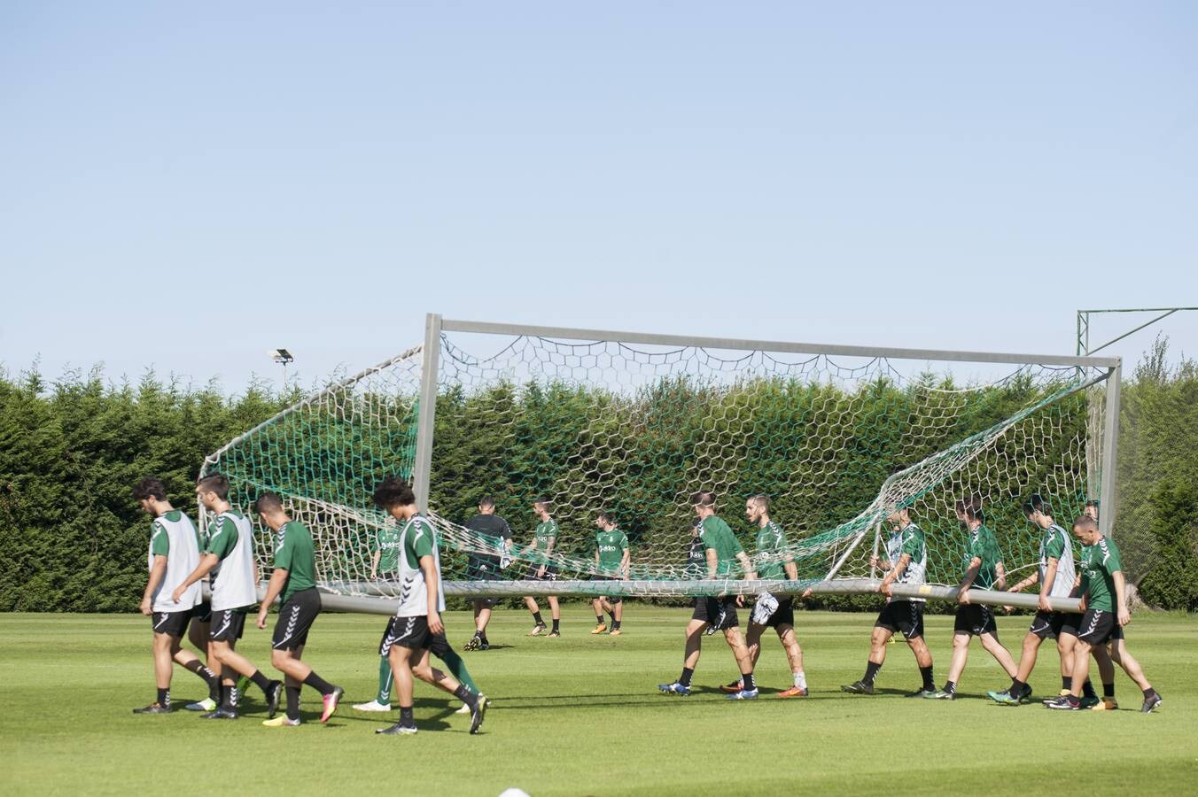 Entrenamiento del Racing antes del Leioa