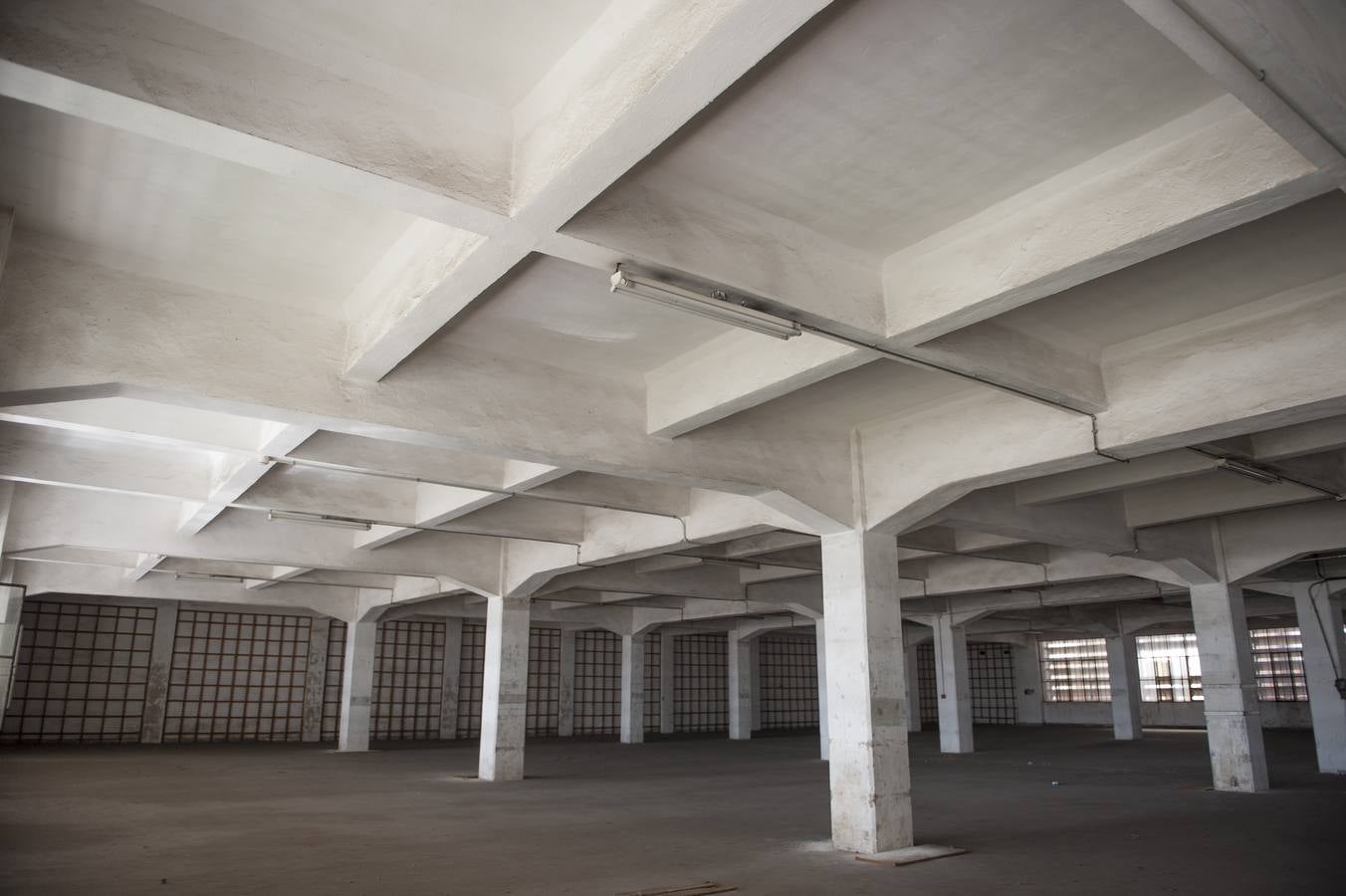 Las obras del nuevo archivo catastral, que se ubicará en el antiguo edificio de Tabacalera en Castilla-Hermida, han comenzado este martes, un paso que supone a la vez abrir el camino para seguir avanzando en el proyecto del barrio cultural La Florida.