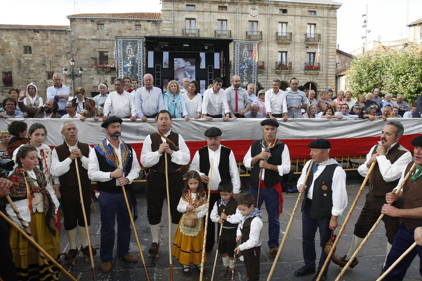 Búscate en las fotos si estuviste en el Día de Campoo
