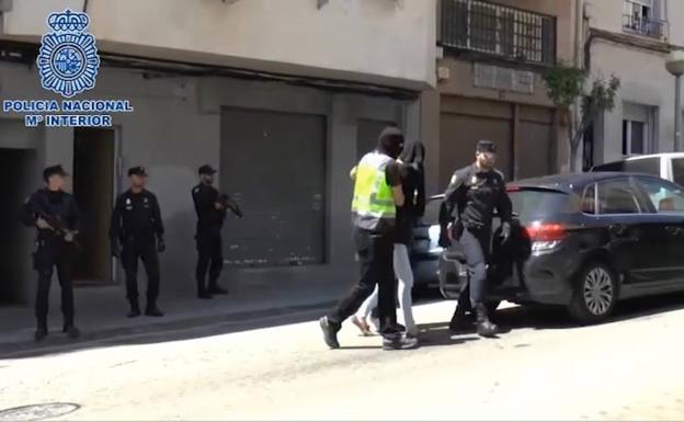 Momento de la detención del sospechoso.