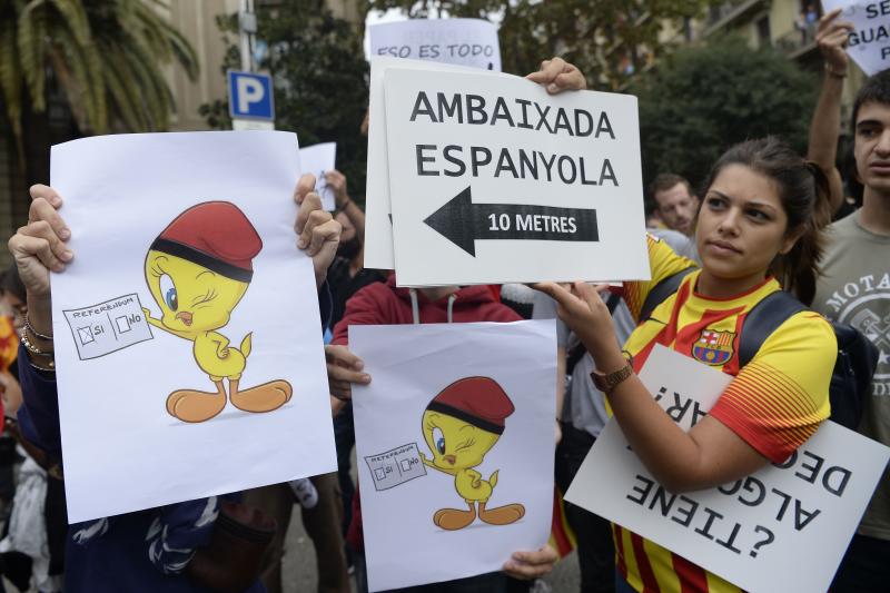 El seguimiento de la huelga es desigual: los comercios del centro de Barcelona están casi cerrados, mientras que una las plantas fabriles más importantes de Cataluña, la de Seat, en Martorell, funciona a pleno rendimiento.