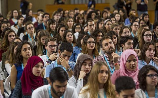 700 alumnos de Medicina asisten al Congreso de Educación Médica, en la Universidad de Cantabria.
