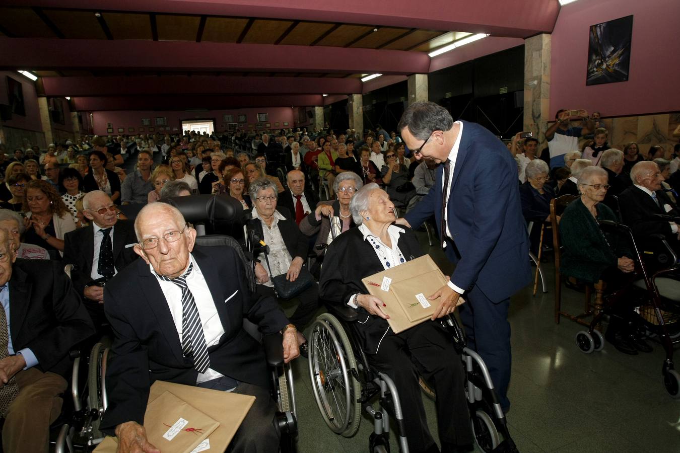 Homenaje en el Asilo de Torrelavega