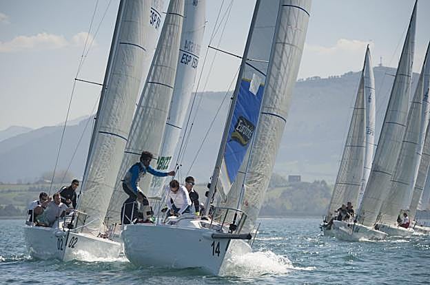 Los J80 salen al Abra de El Sardinero para buscar el título