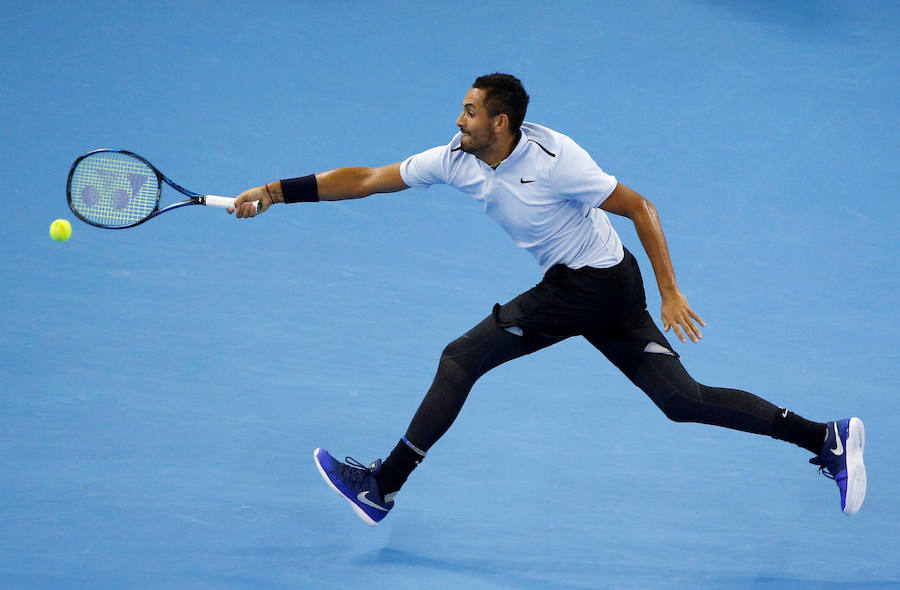 El tenista balear se hizo con el Abierto de China tras derrotar al australiano en dos sets (6-2 y 6-1), que significó su título número 75.