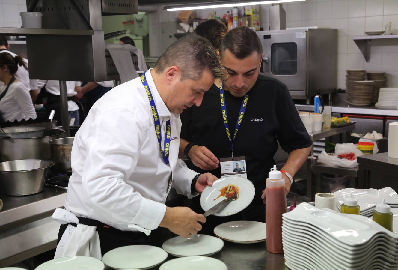 Doce de los más destacados cocineros de la región elaboran con productos cántabros una cena, organizada por la Consejería de Turismo y Cantur, para más de sesenta representantes de medios de comunicación especializados nacionales e internacionales, cocineros de primer nivel nacional e internacional y profesionales influyentes. Cantabria en el l congreso San Sebastián Gastronómika-Euskadi Basque Country 2017 ntabria en el 