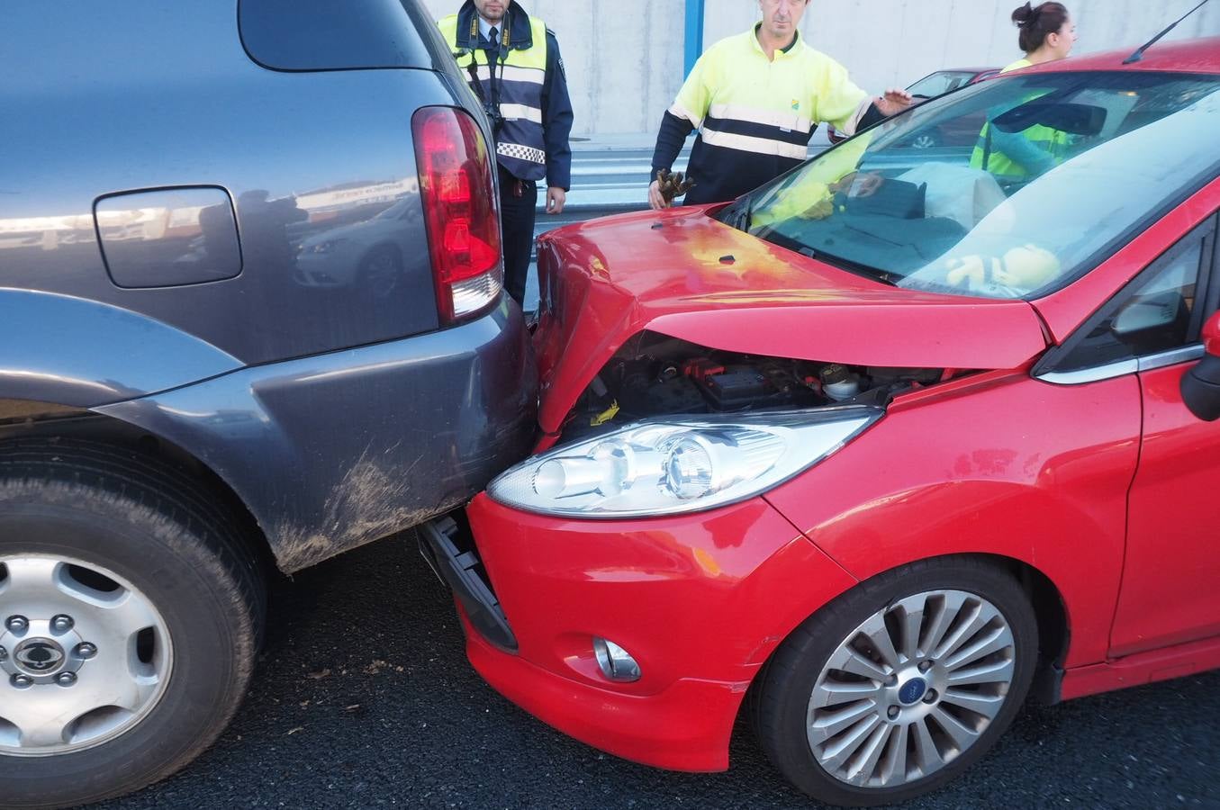 Colisión en cadena en la Avenida de Parayas