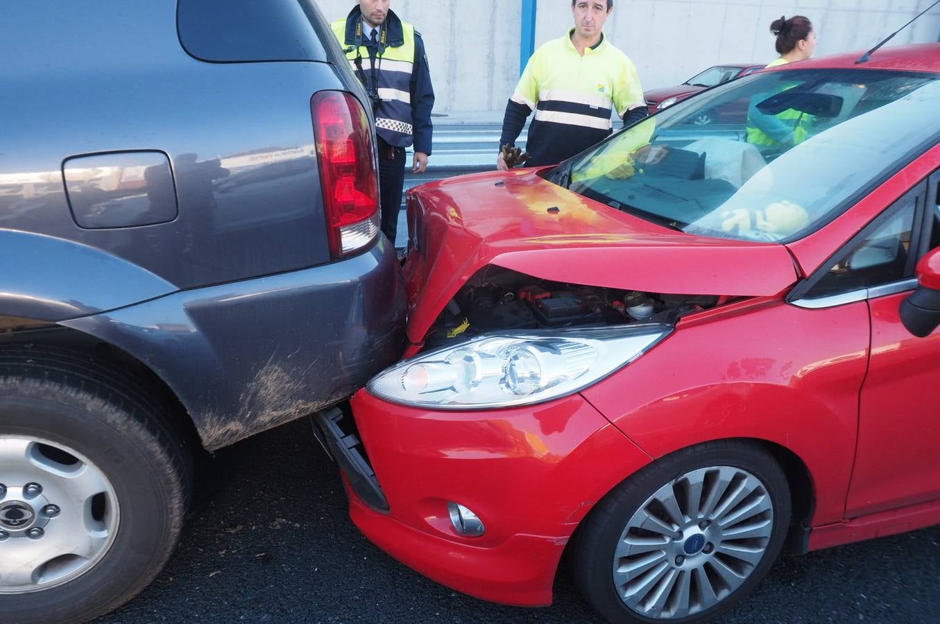 Colisión en cadena en la Avenida de Parayas