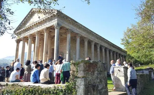 Celebración del centenario del Partenón de Arenas de Iguña