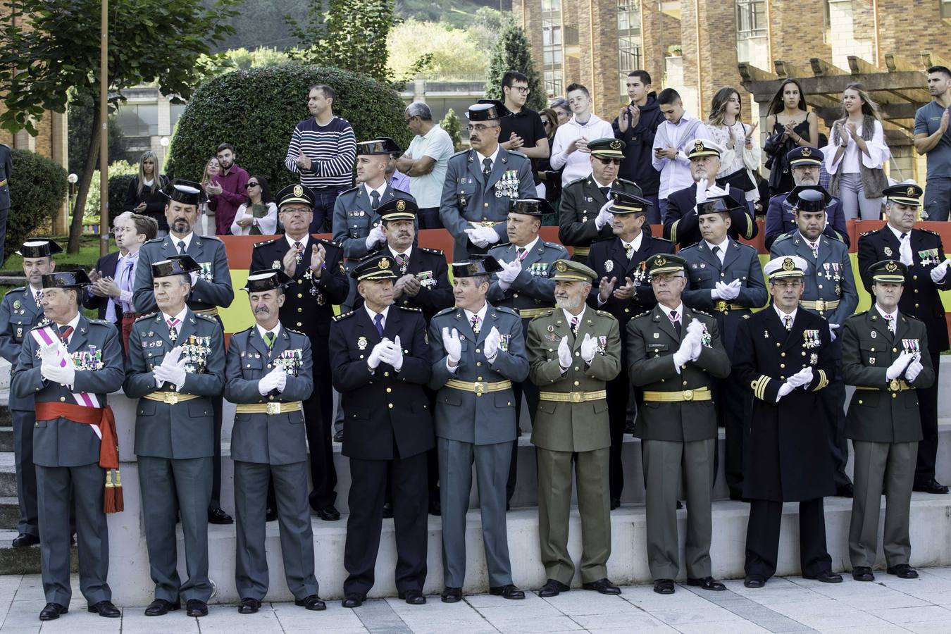 Imágenes de la fiesta del Pilar en el cuartel de Campogiro