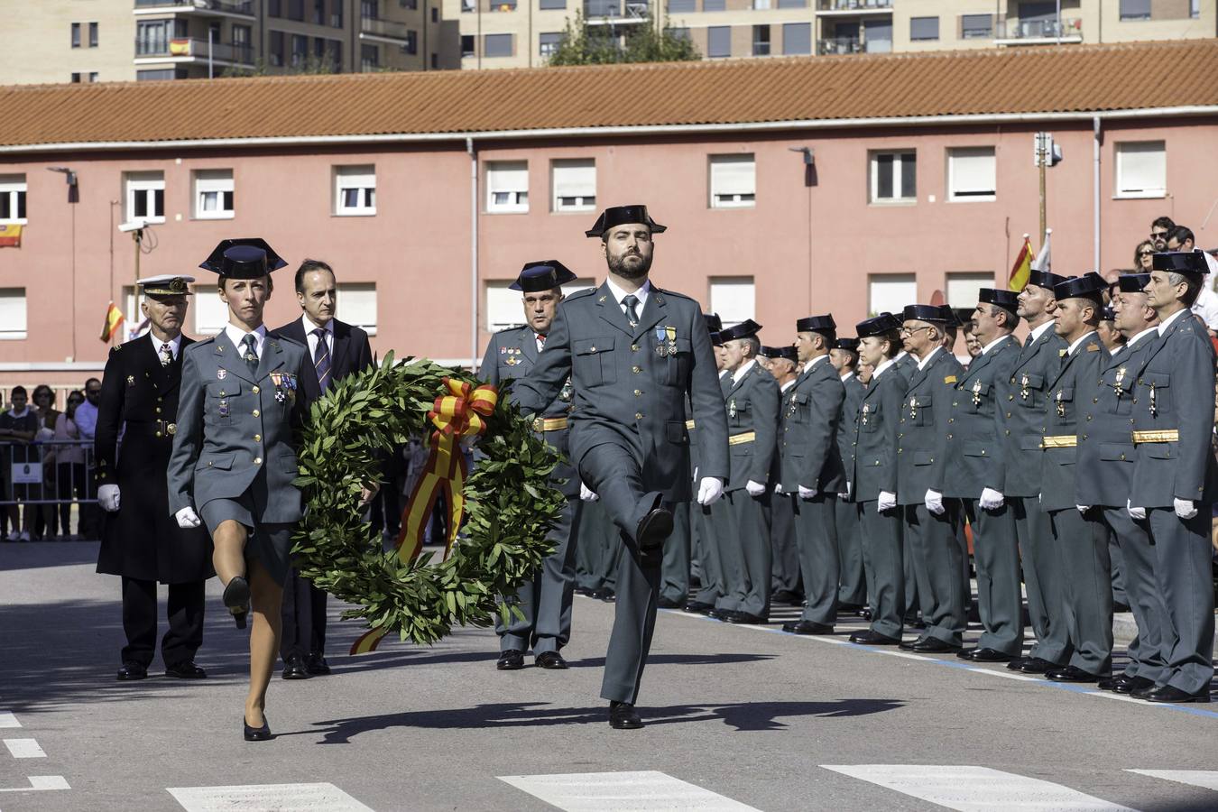 Imágenes de la fiesta del Pilar en el cuartel de Campogiro