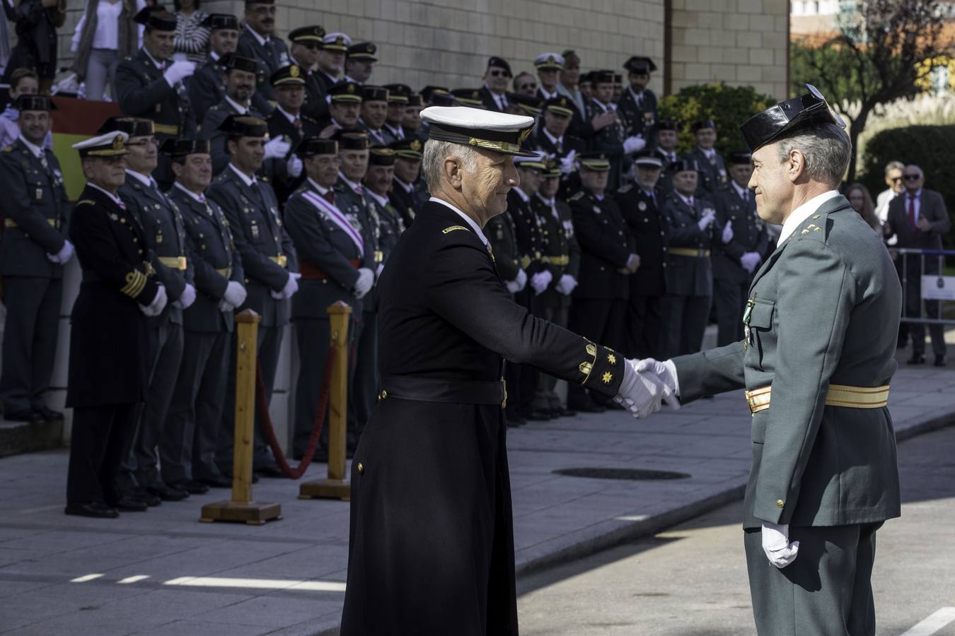 Imágenes de la fiesta del Pilar en el cuartel de Campogiro