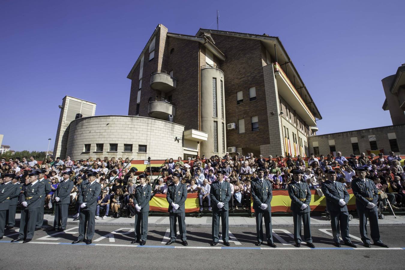 Imágenes de la fiesta del Pilar en el cuartel de Campogiro