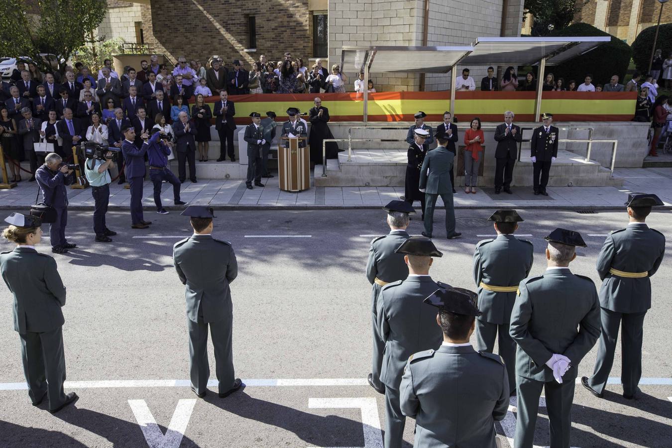 Imágenes de la fiesta del Pilar en el cuartel de Campogiro