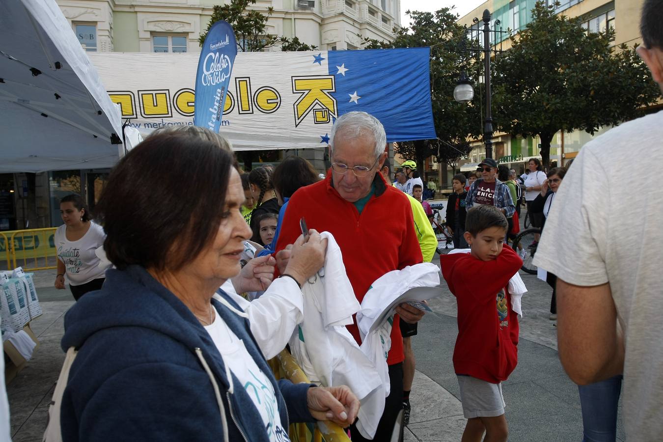 Multitudinaria marcha en favor de Amat