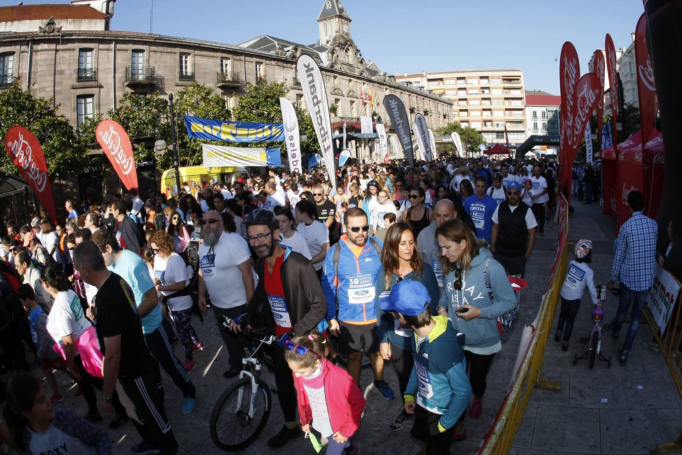 Multitudinaria marcha en favor de Amat