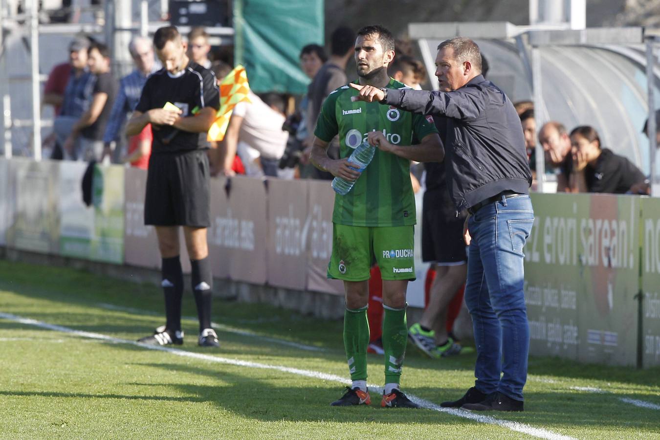 El Racing no puede pasar del empate a cero en Vitoria