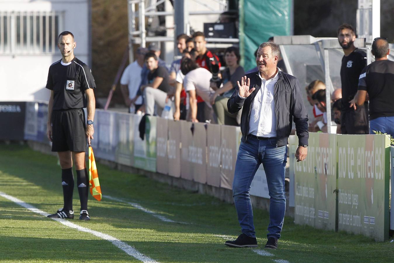 El Racing no puede pasar del empate a cero en Vitoria