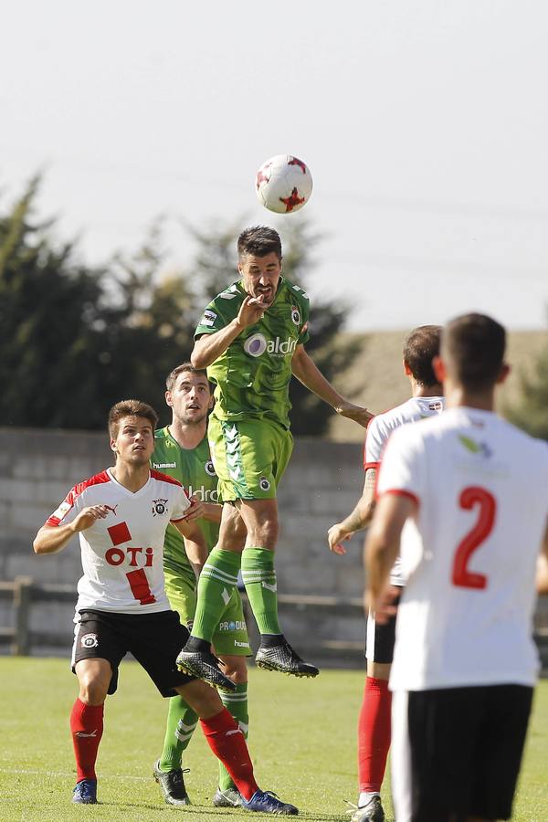 El Racing no puede pasar del empate a cero en Vitoria