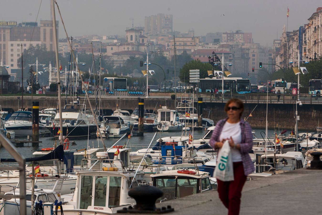 El viento ha llenado Cantabria de humo procedente de los incendios de Pesaguero, Asturias y Galicia