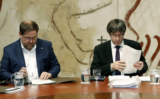 Puigdemont mantendrá la misma respuesta a Rajoy el jueves y se acerca al 155