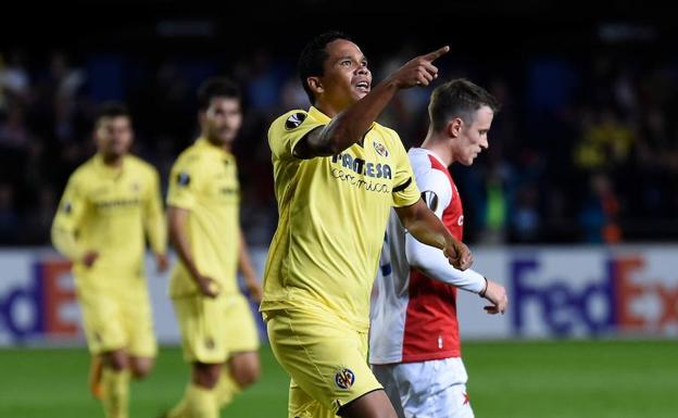 Bacca celebra el tanto del empate ante el Slavia.