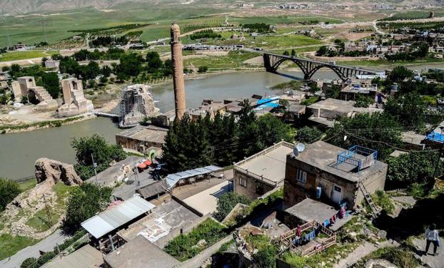 Imagen principal - Varas vistas del cambio desarrolado en Hasankeyf. 