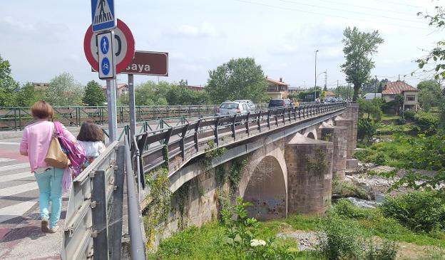 Cartes proyecta ampliar el puente sobre el río Besaya que cruza la carretera Nacional 611 en sus dos márgenes.