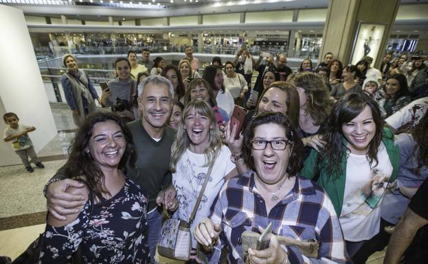 Sergio Dalma se reencuentra con sus fans en Cantabria