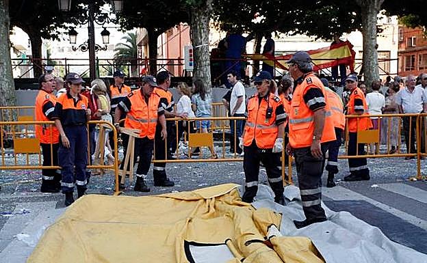 Voluntarios de Protección Civil durante uno de los actos de celebración de las fiestas patronales. 
