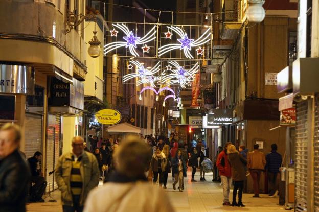 El alumbrado navideño se encenderá el 1 de diciembre en las calles de la ciudad.