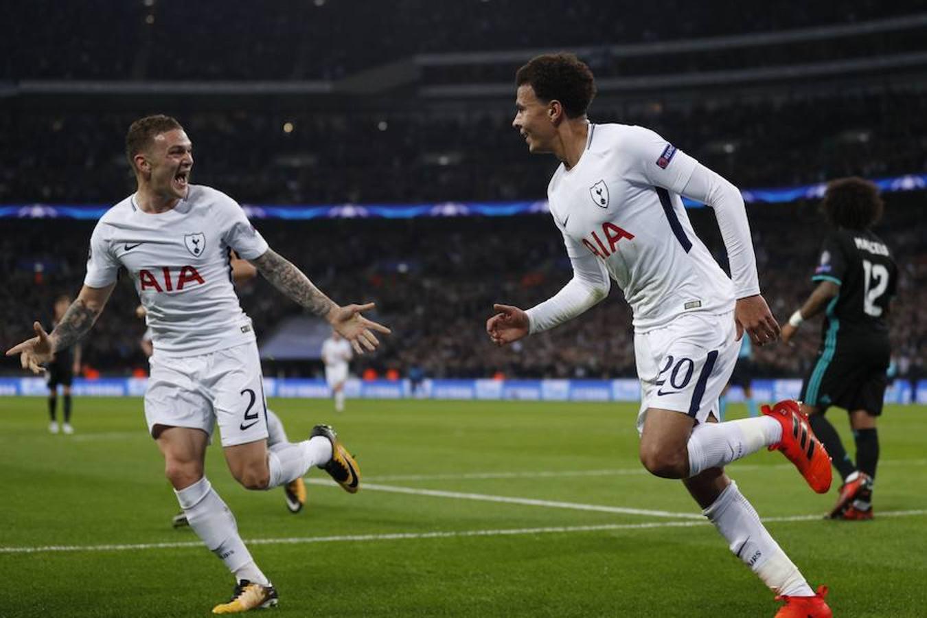 Los dos mejores equipos del Grupo H pelearon por la primera plaza del grupo en Wembley, que vibró y elevó los decibelios durante algunos momentos como el 1-0 de Delle Alli.